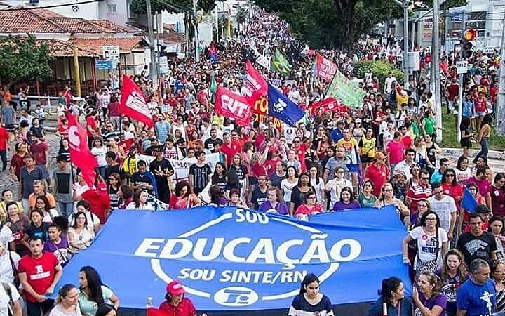 Rumo à greve geral da Educação!